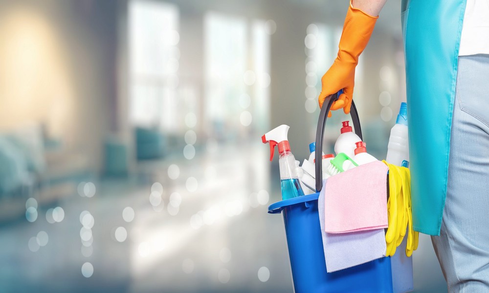 How Commercial Cleaning Rates Influence Office Culture and Employee Morale